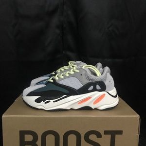 Yeezy 700 Boost Waverunner sz 6.5us women’s